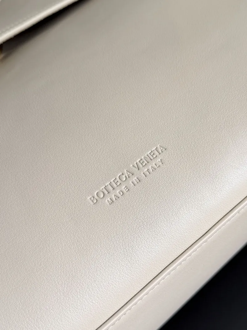 Bottega Veneta Beige Top Handle Shoulder Bag - Image 5