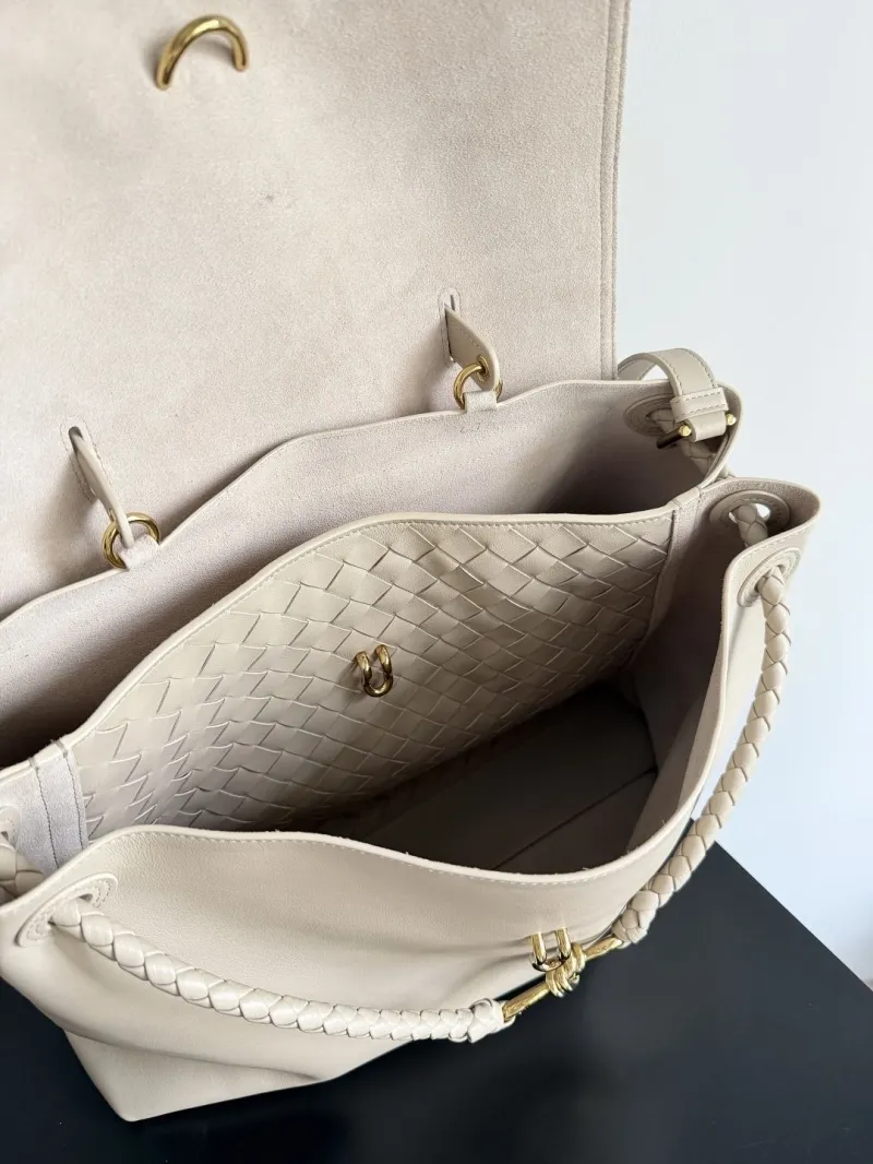 Bottega Veneta Beige Top Handle Shoulder Bag - Image 9