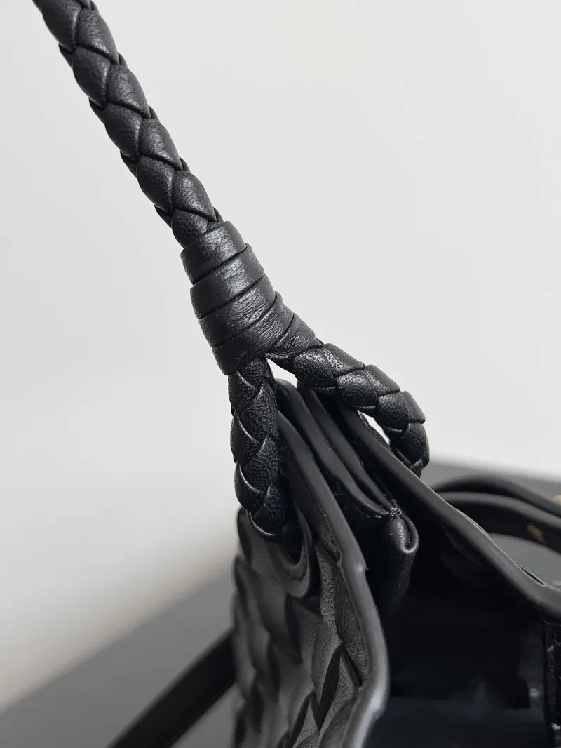 Bottega Veneta Black Woven Top Handle Bag - Image 5