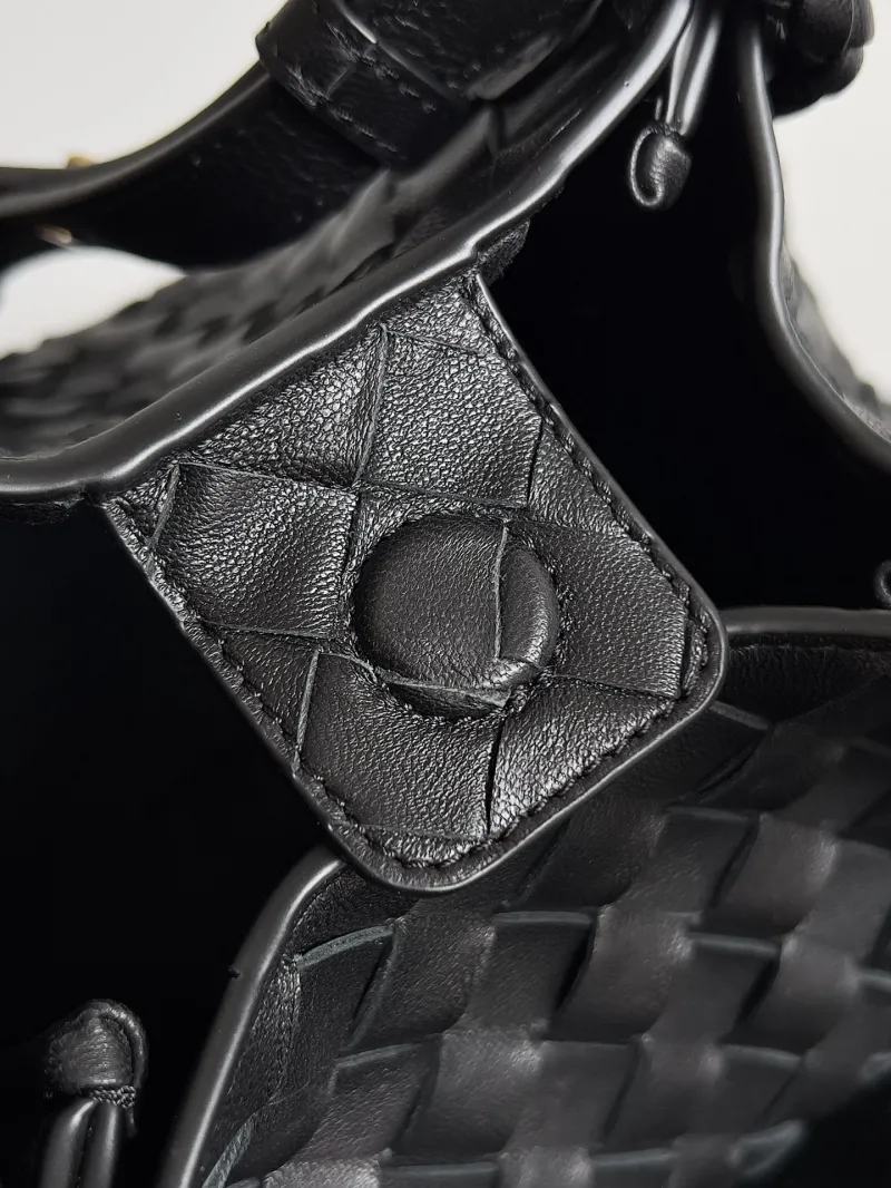 Bottega Veneta Black Woven Top Handle Bag - Image 7