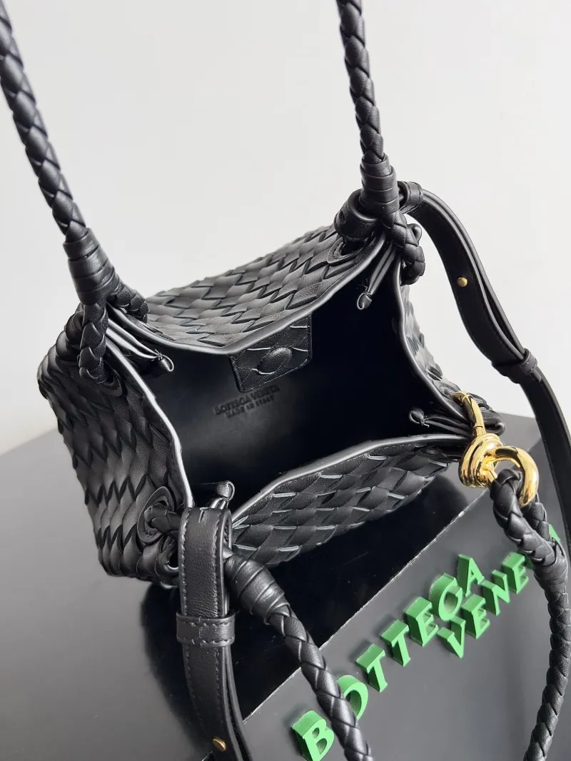 Bottega Veneta Black Woven Top Handle Bag - Image 9