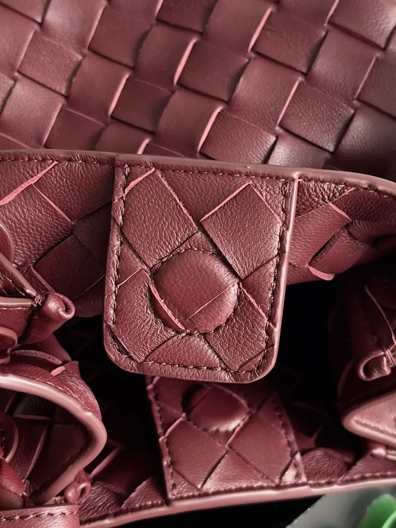 Bottega Veneta Burgundy Woven Top Handle Crossbody Bag - Image 7