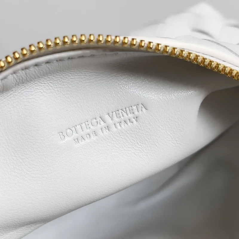 Bottega Veneta White Top Handle Bag 145 - Image 8