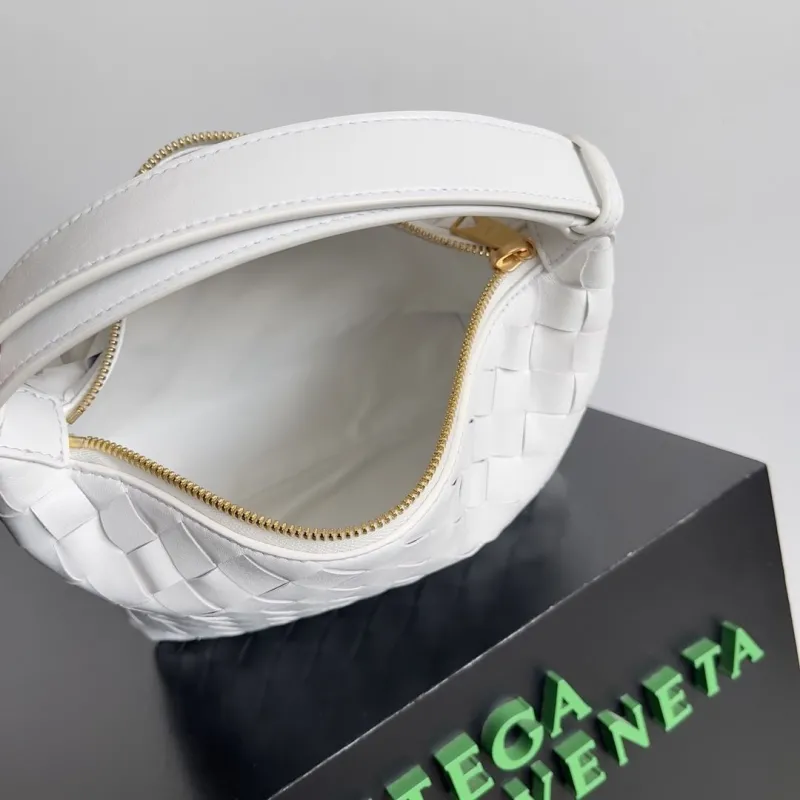 Bottega Veneta White Top Handle Bag 145 - Image 9