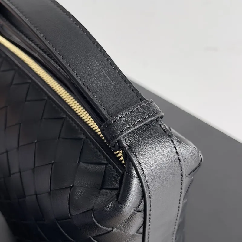 Bottega Veneta Black Intreccio Top Handle Bag 146 - Image 5