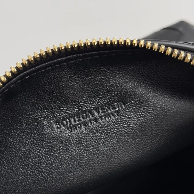 Bottega Veneta Black Intreccio Top Handle Bag 146 - Image 8
