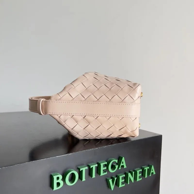 Alternative view of BV Top Handle Bags-150