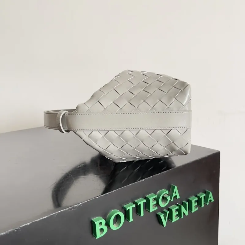 Alternative view of BV Top Handle Bags-162