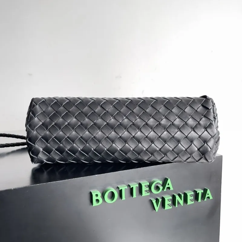 Bottega Veneta Black Woven Leather Top Handle Bag - Image 3