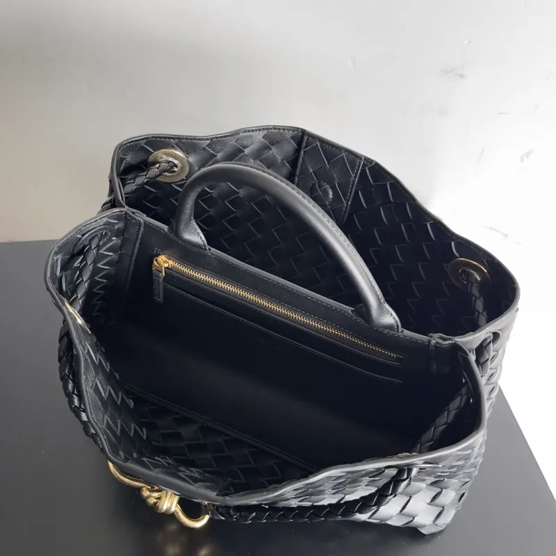 Bottega Veneta Black Woven Leather Top Handle Bag - Image 9