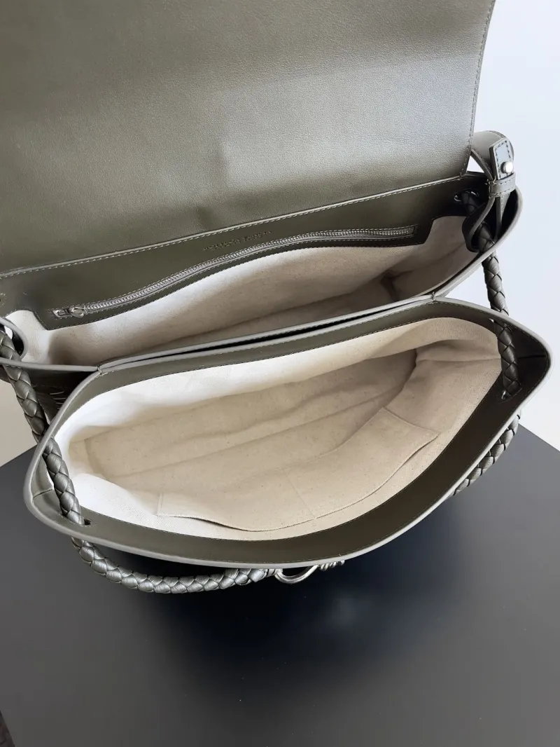 Bottega Veneta Gray Intrecciato Leather Shoulder Bag - Image 9