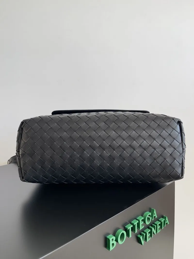 Bottega Veneta Black Shoulder Bag 176 - Image 4