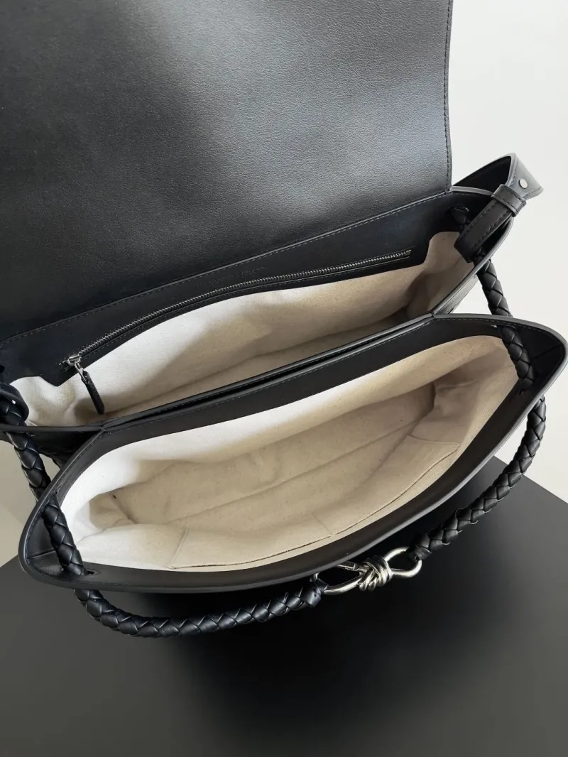 Bottega Veneta Black Shoulder Bag 176 - Image 9