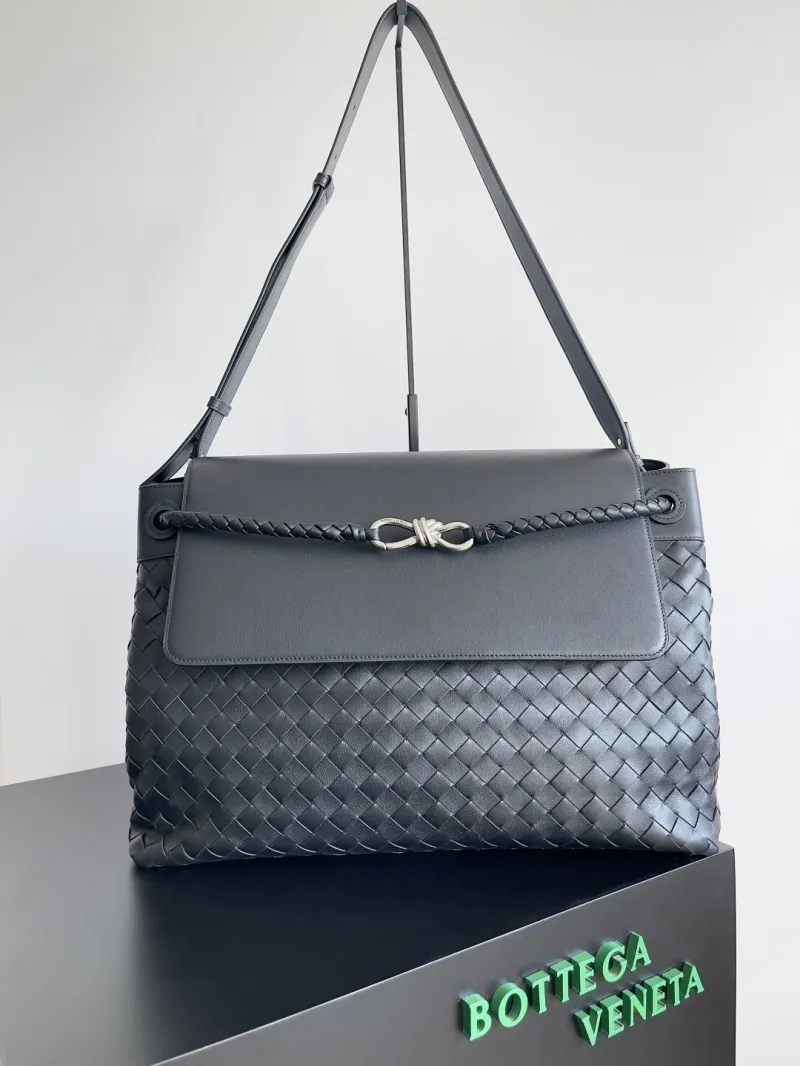 Bottega Veneta Black Woven Leather Shoulder Bag