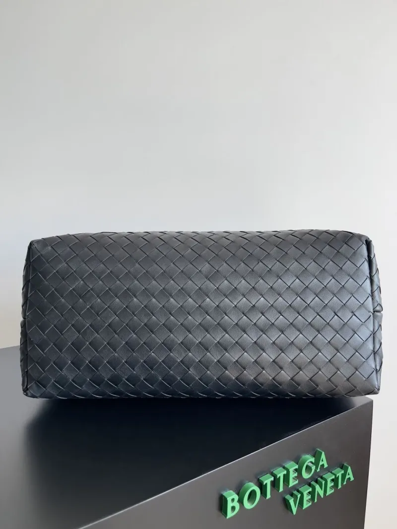 Bottega Veneta Black Woven Leather Shoulder Bag - Image 4
