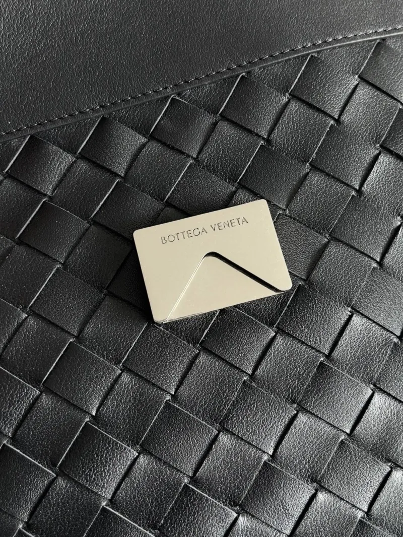 Bottega Veneta Black Woven Leather Shoulder Bag - Image 7