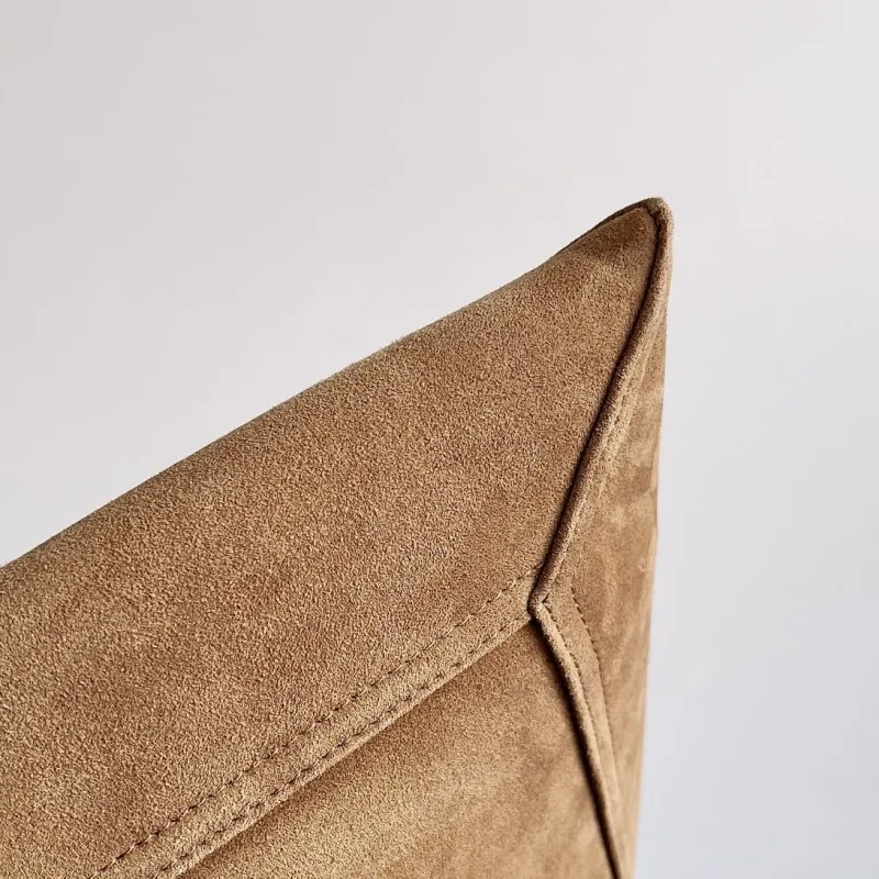 Bottega Veneta Tan Suede Hobo Bag - Image 4