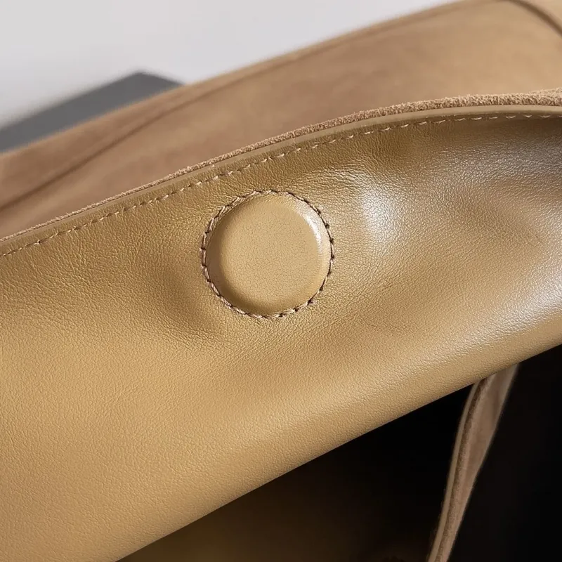 Bottega Veneta Tan Suede Hobo Bag - Image 7