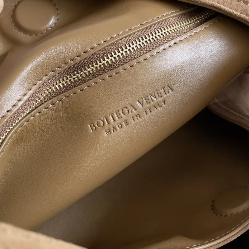 Bottega Veneta Tan Suede Hobo Bag - Image 8