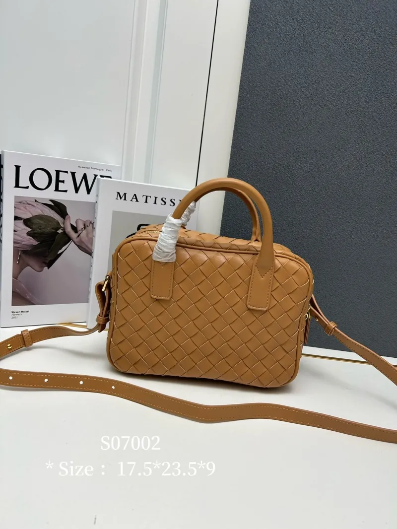 Bottega Veneta Tan Top Handle Crossbody Bag S07002 - Image 3