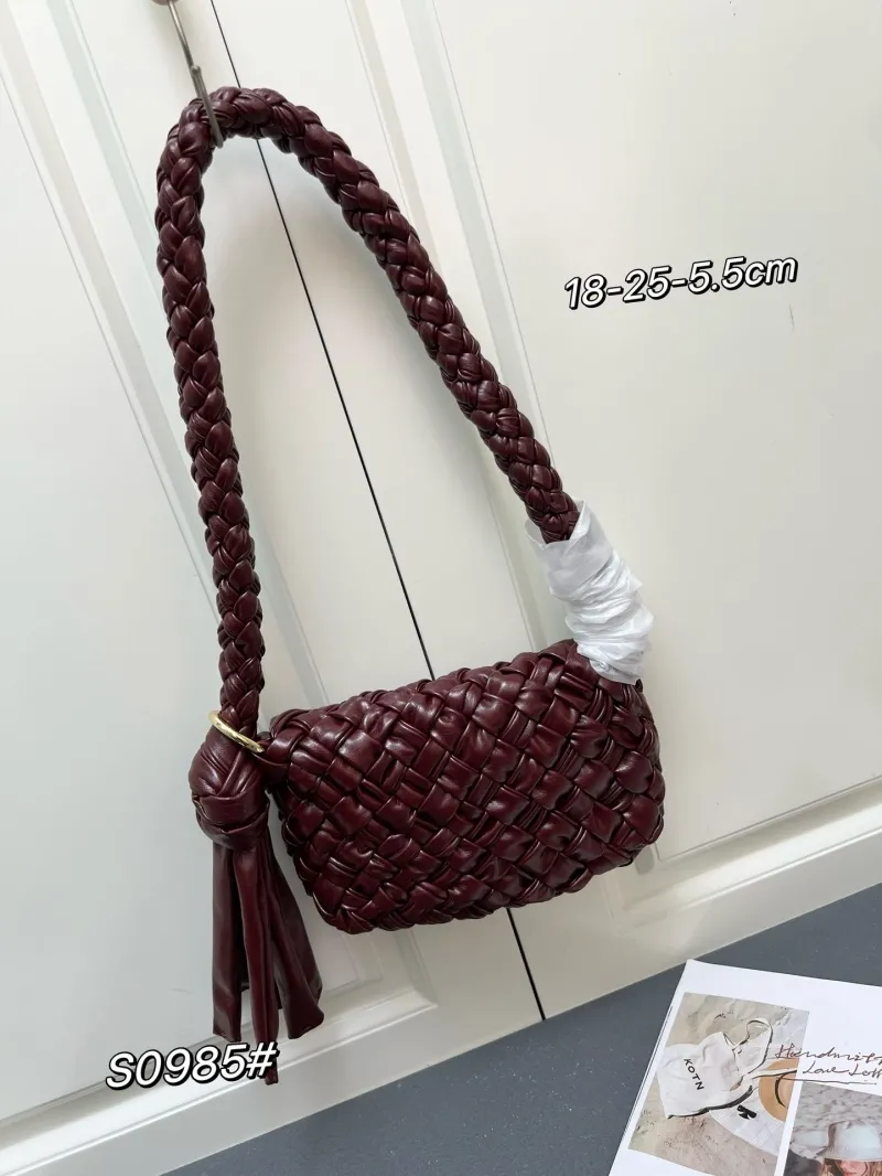 BV Burgundy Woven Leather Shoulder Bag S0985 - Image 3