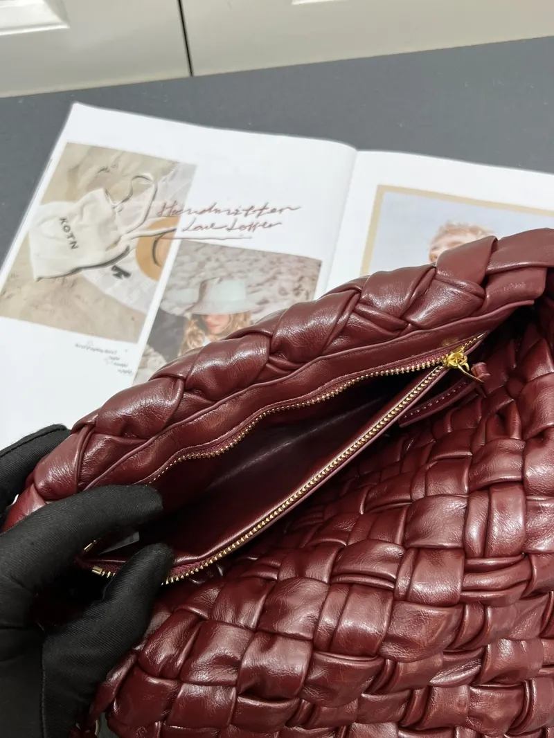 BV Burgundy Woven Leather Shoulder Bag S0985 - Image 9