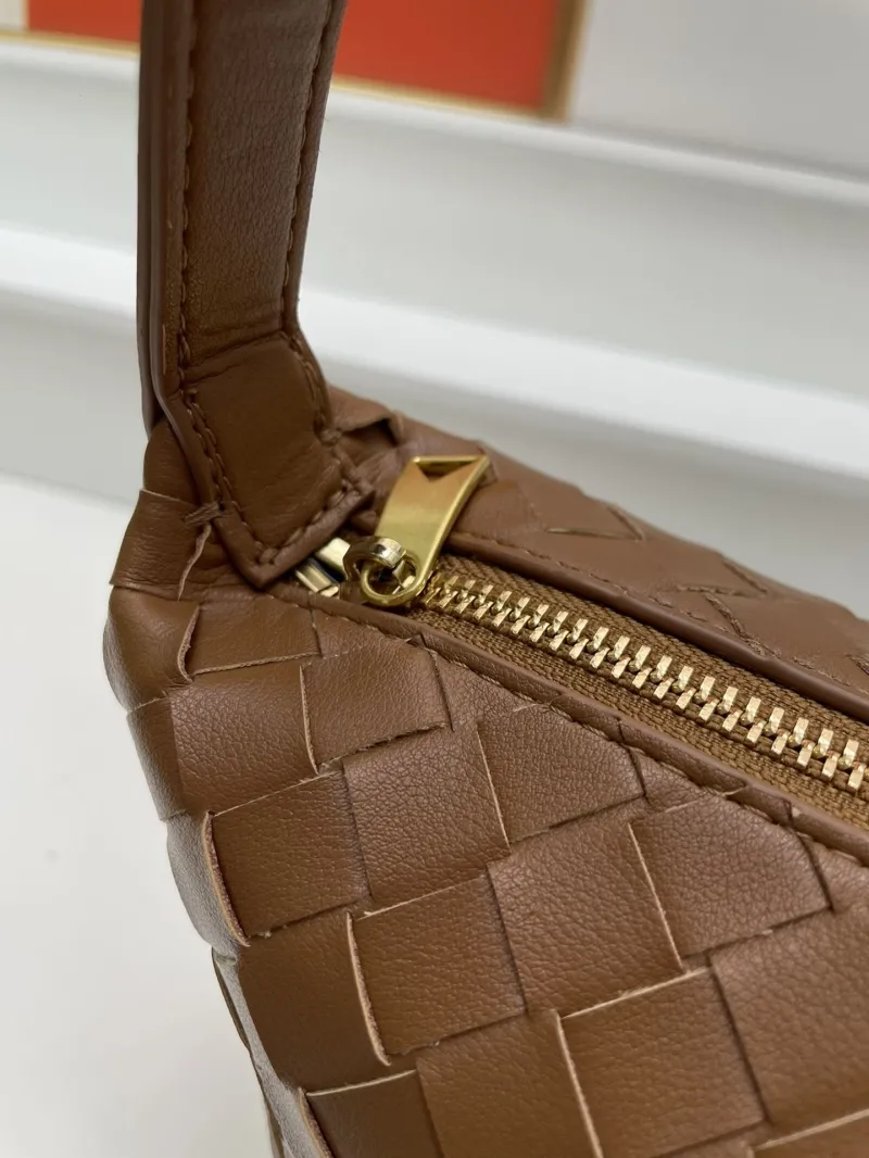 BV Brown Woven Top Handle Bag S01901 - Image 6