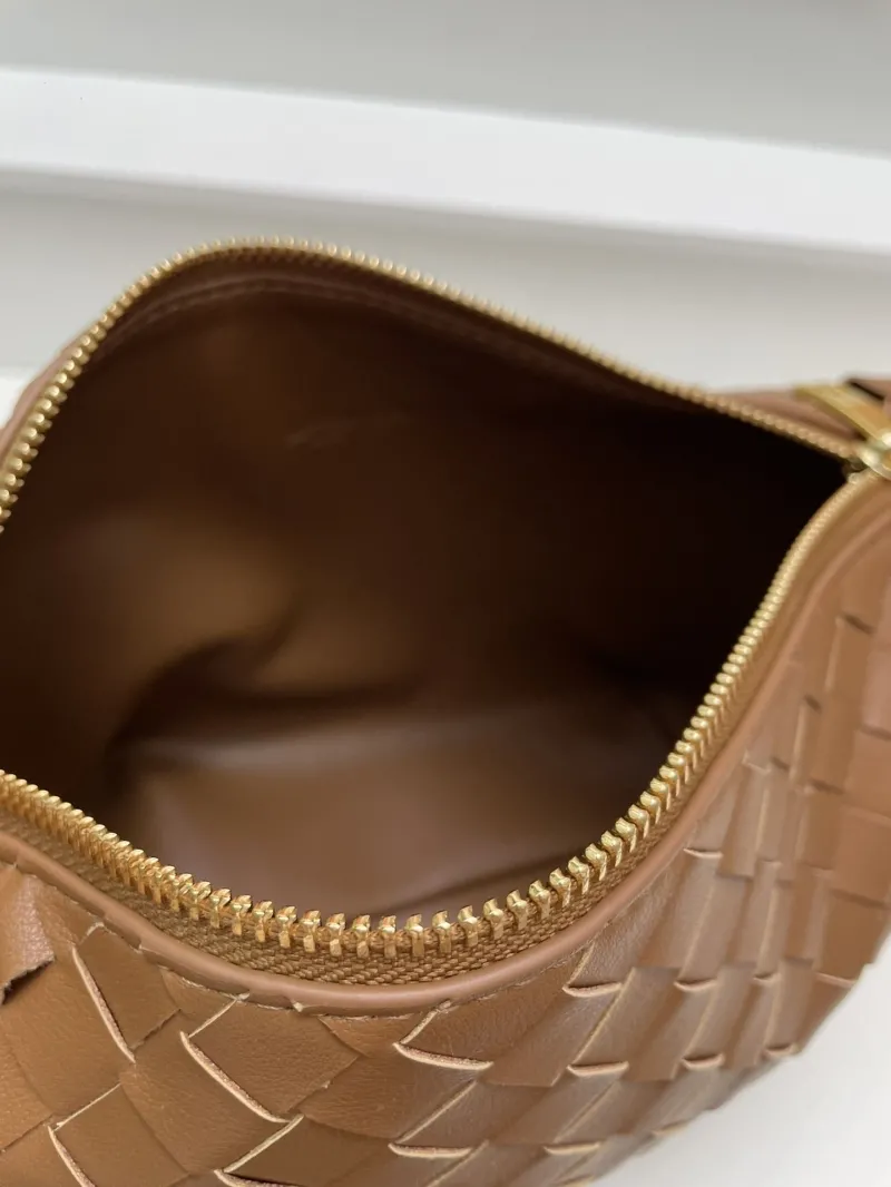 BV Brown Woven Top Handle Bag S01901 - Image 8