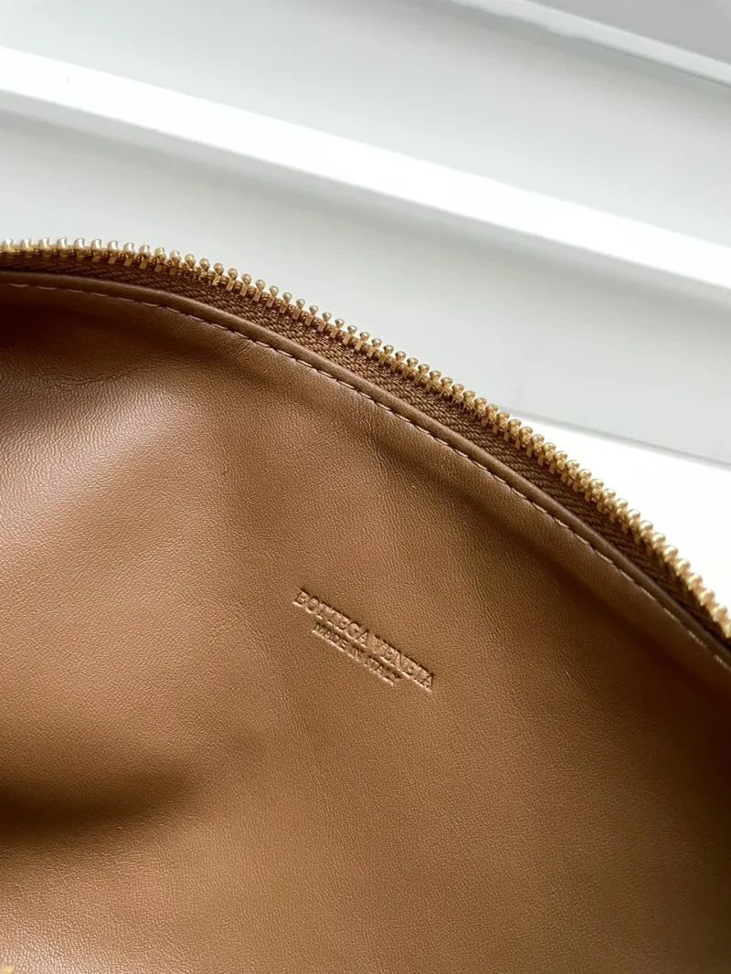 BV Brown Woven Top Handle Bag S01901 - Image 9