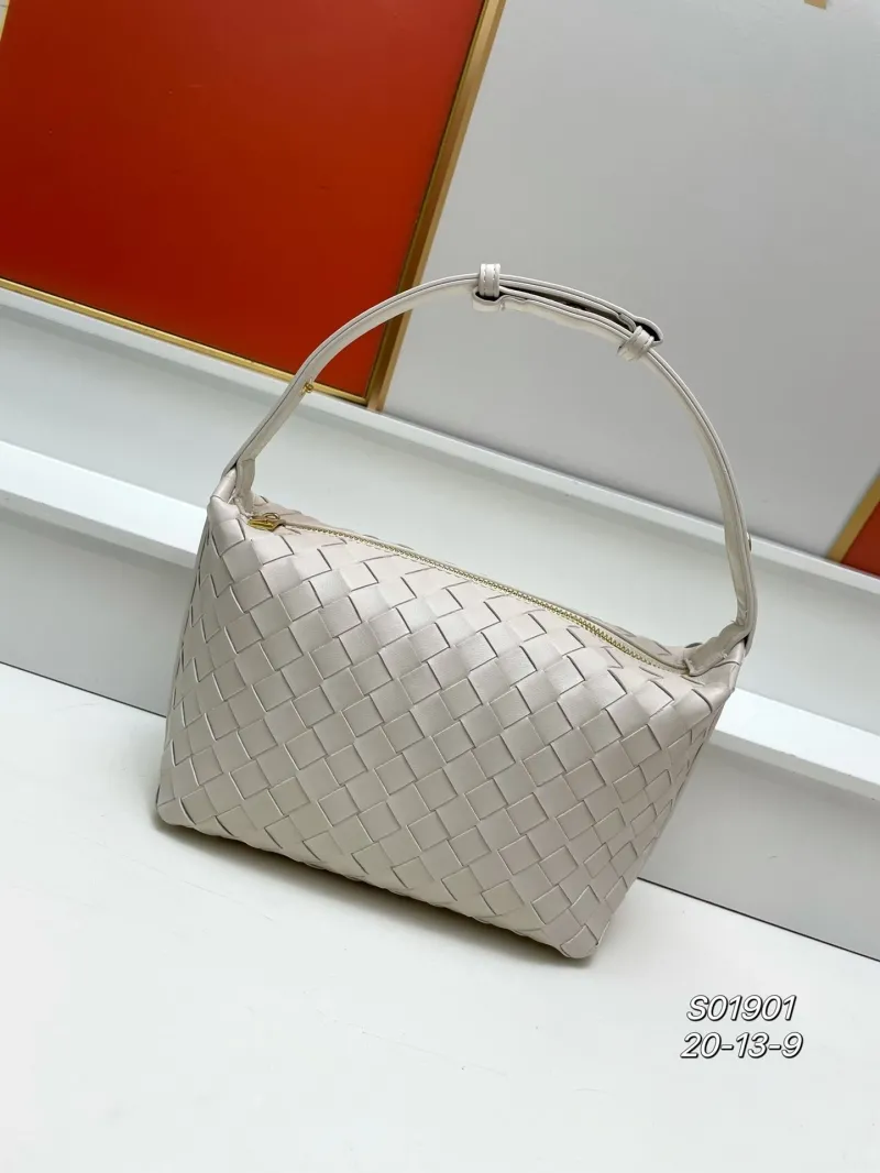 BV Off White Woven Top Handle Bag S01901