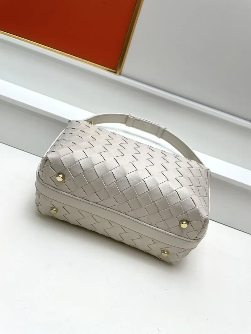 BV Off White Woven Top Handle Bag S01901 - Image 6