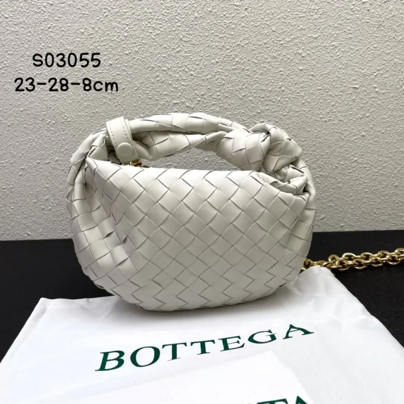 Bottega Veneta White Woven Top Handle Bag S03055 - Image 4