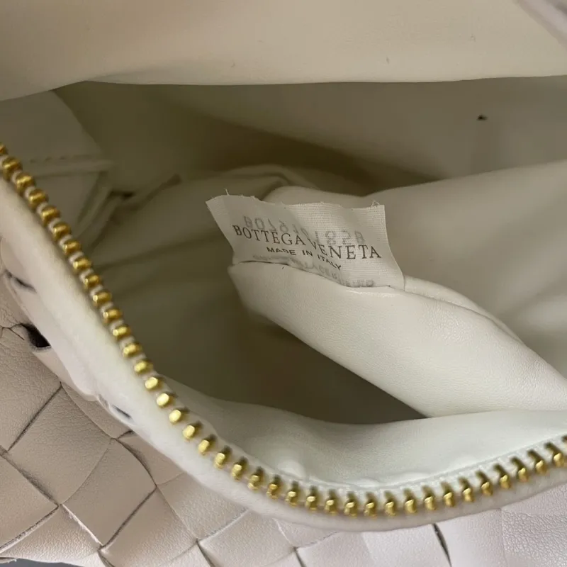 Bottega Veneta White Woven Top Handle Bag S03055 - Image 8