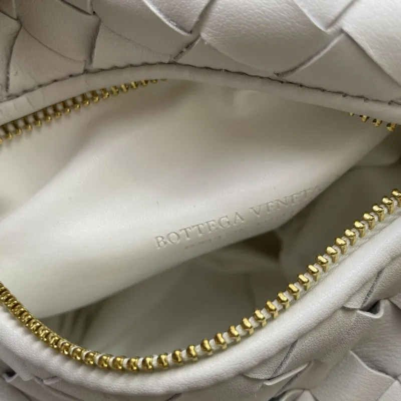 Bottega Veneta White Woven Top Handle Bag S03055 - Image 9