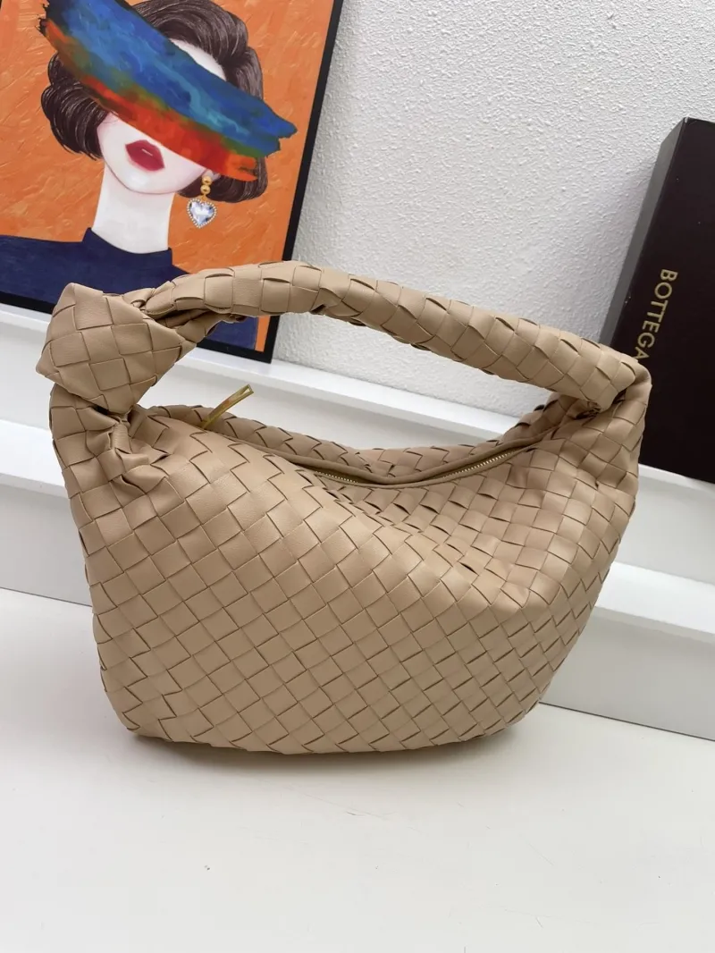 Bottega Veneta S03055 Beige Woven Top Handle Bag 36cm - Image 3