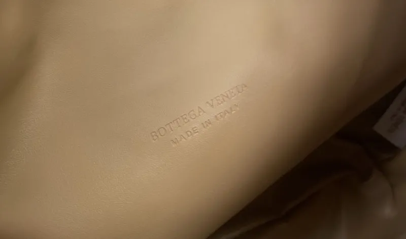 Bottega Veneta S03055 Beige Woven Top Handle Bag 36cm - Image 8