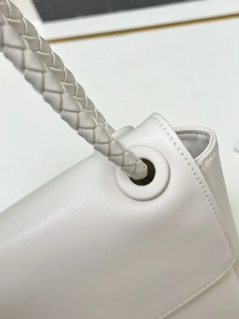 BV White Leather Shoulder Bag 1H8918 - Image 5