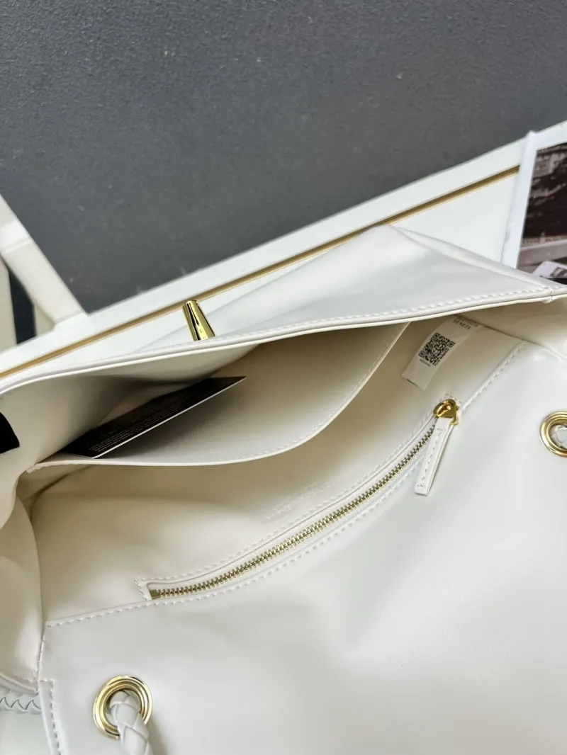 BV White Leather Shoulder Bag 1H8918 - Image 6