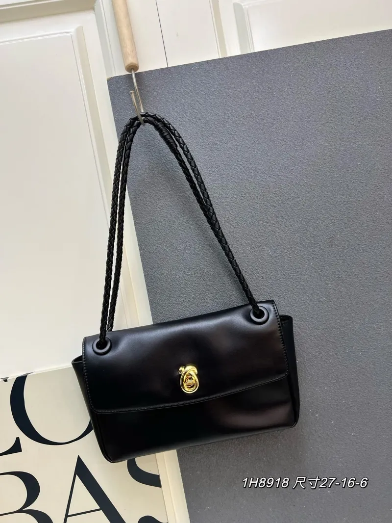 BV 1H8918 Black Leather Shoulder Bag