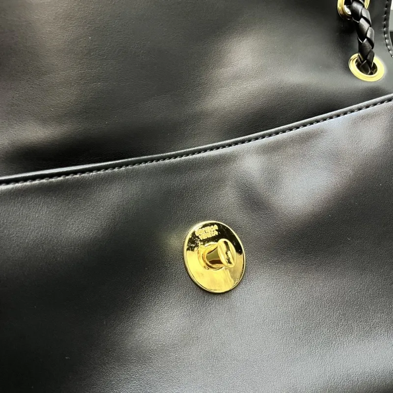 BV 1H8918 Black Leather Shoulder Bag - Image 9