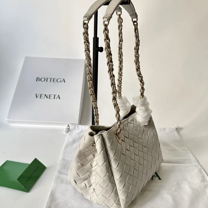 Alternative view of BV Top Handle Bags-236
