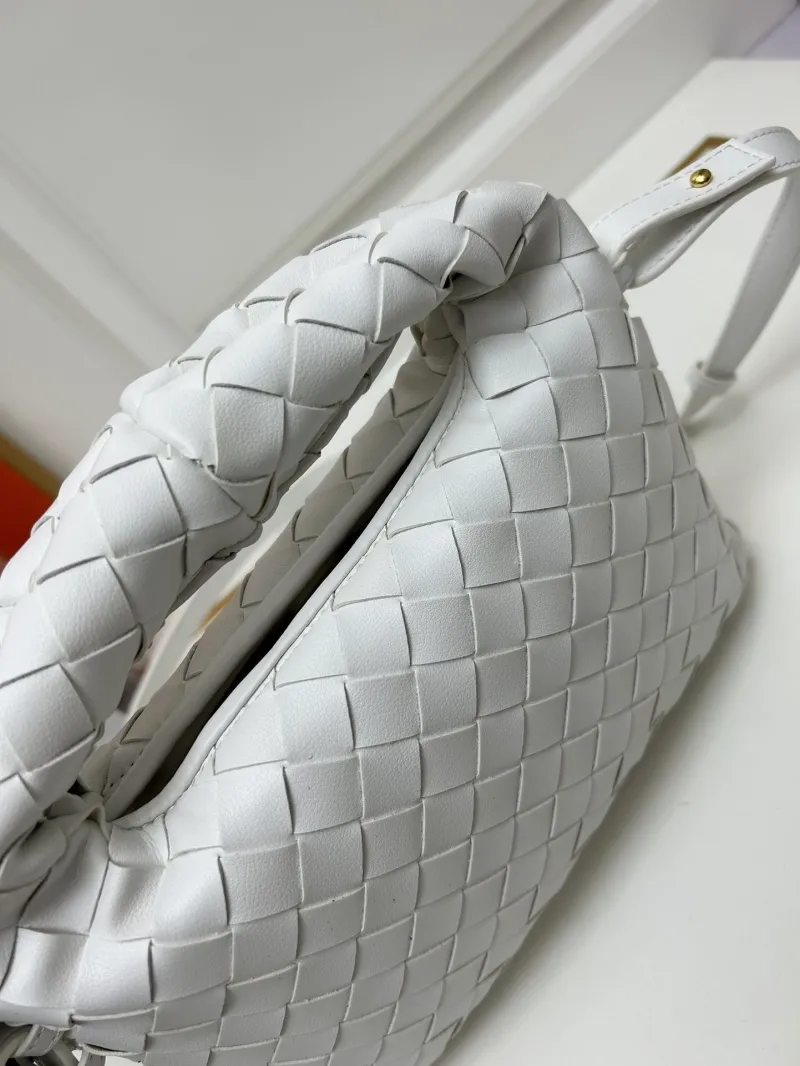 BV White Woven Top Handle Bag S07872 - Image 4