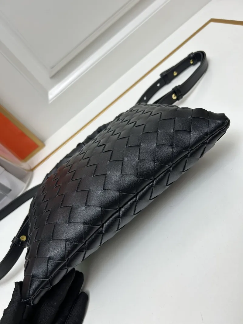 Black BV Woven Top Handle Crossbody Bag S07872 - Image 6