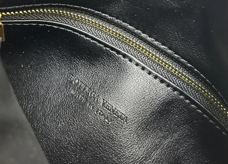 BV Black Woven Top Handle Bag S07872 - Image 8