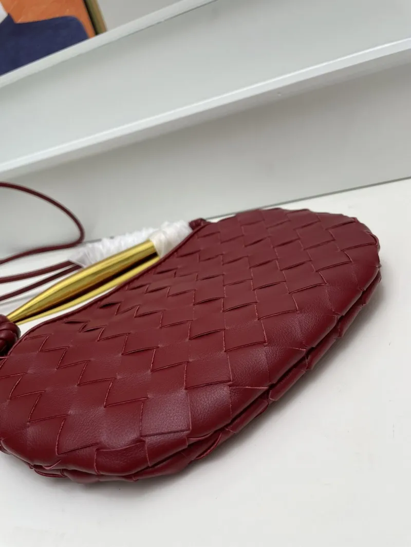 BV Red Woven Small Top Handle Bag S0277 - Image 6