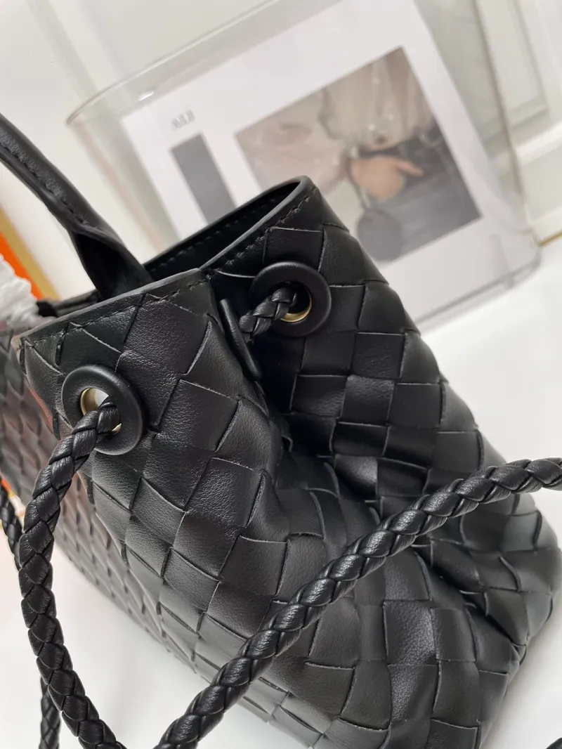 BV Small Black Woven Top Handle Handbag S05022 - Image 7