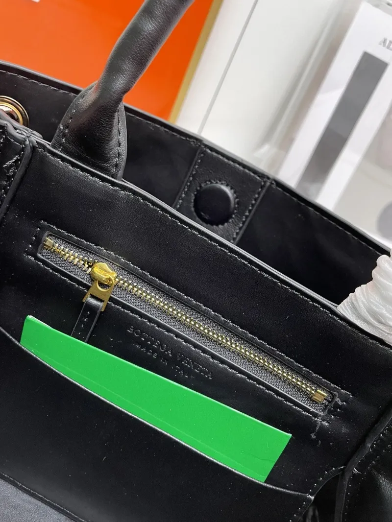 BV Small Black Woven Top Handle Handbag S05022 - Image 9