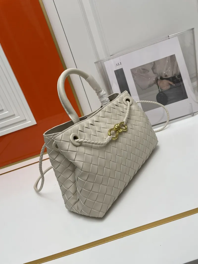 BV S05022 Small Off-white Woven Top Handle Bag - Image 3