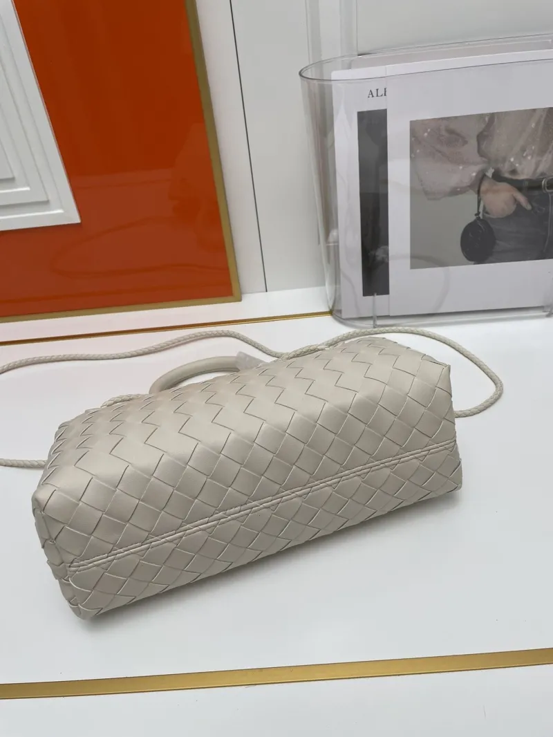 BV S05022 Small Off-white Woven Top Handle Bag - Image 5