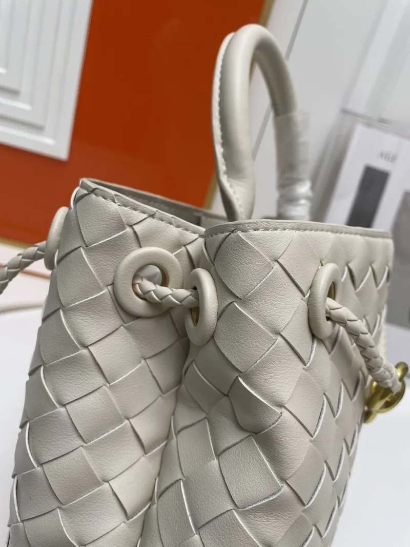 BV S05022 Small Off-white Woven Top Handle Bag - Image 7
